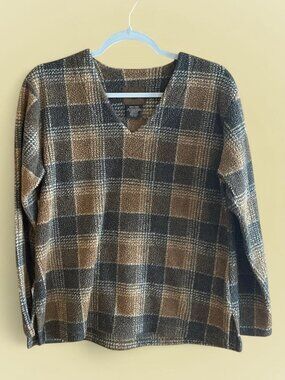 Brown and tan plaid pullover long sleeve